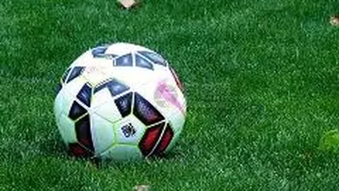 玛纳斯县“工会杯”篮球赛完美收官，农商银行队夺冠